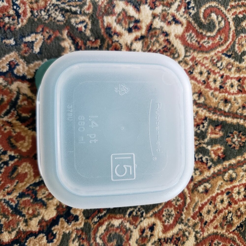 Lot of 5 Food Storage Containers with lids - Various sizes - Picture 8 of 15